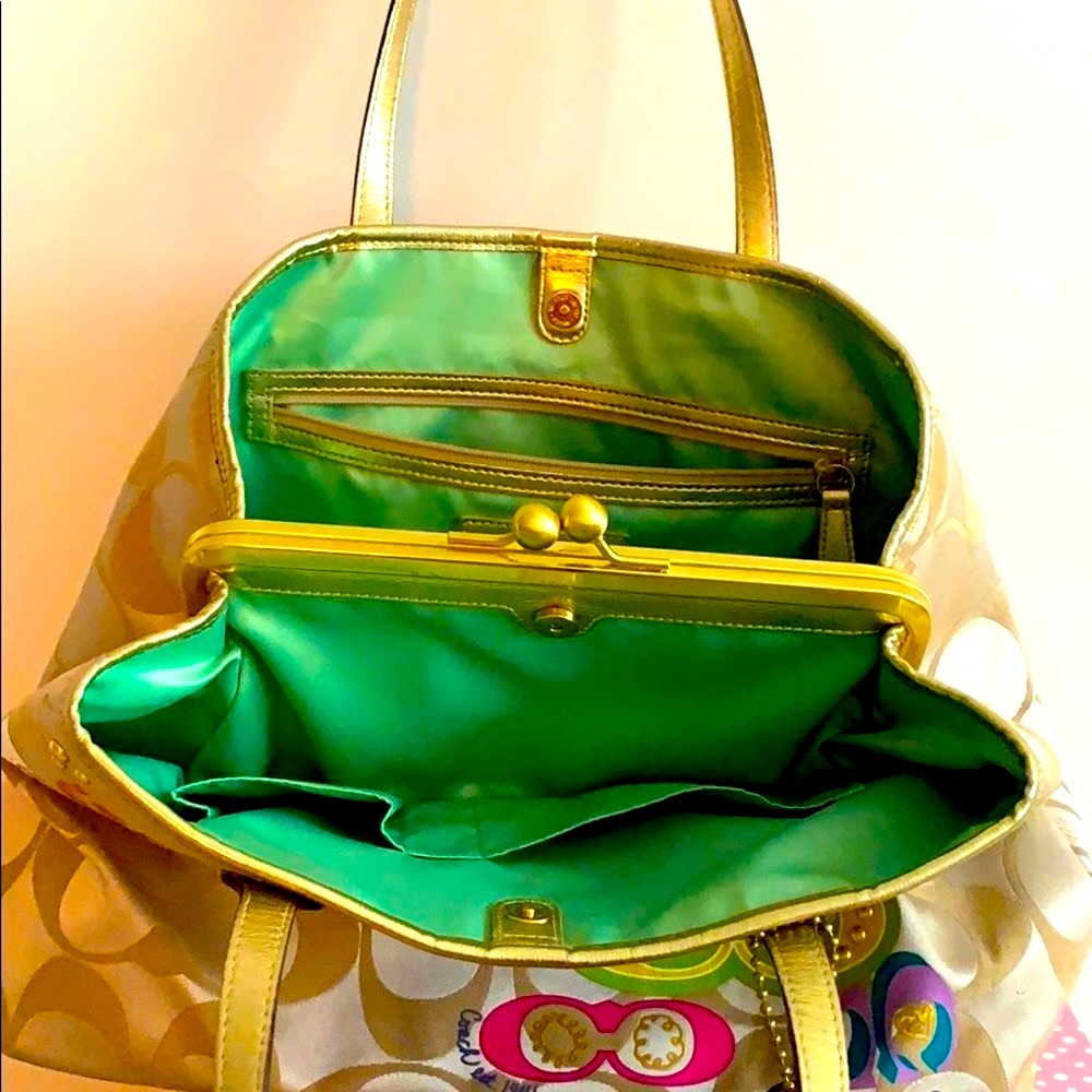 ❣️Coach set -3 piece❣️handbag + wristlet+ scarf - Picture 5 of 11